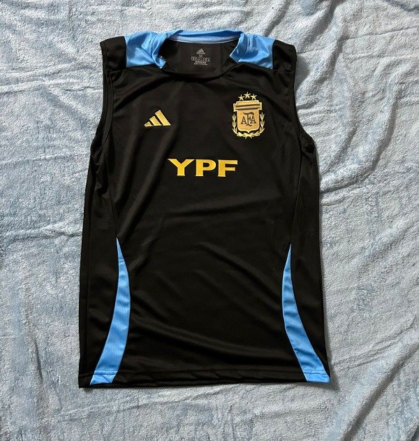 MUSCULOSA ARGENTINA NEGRA