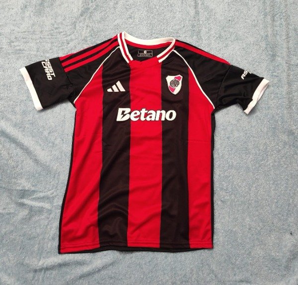 CAMISETA SUPLENTE NUEVA RIVER NIÑO