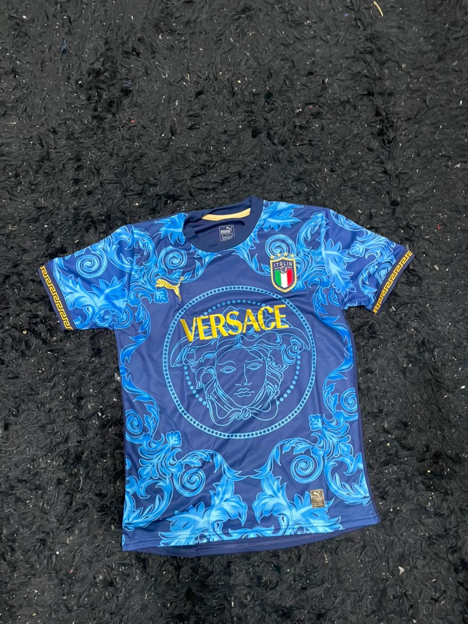 REMERA ITALIA ESTILO VERSACE